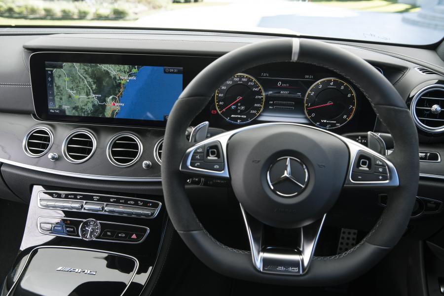 Торпедо Mercedes-AMG E63 S 4Matic+ 2017 года  (AU) (фото 23 из 40)